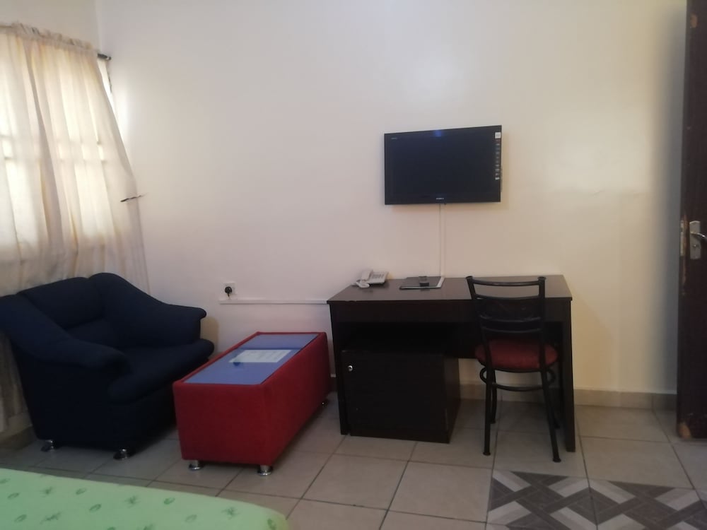 Deluxe Room - Photo 3