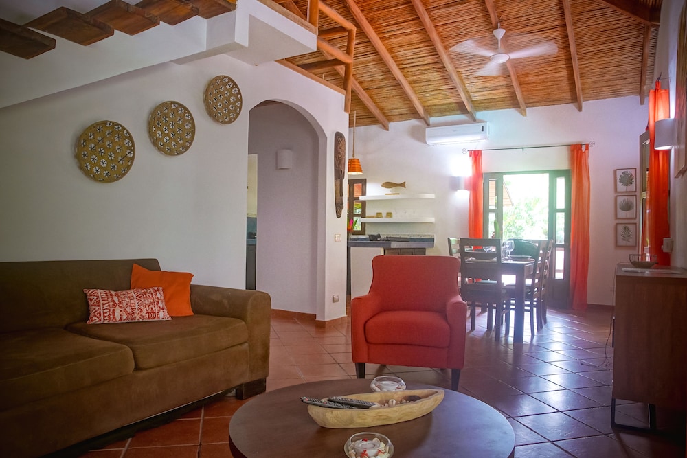 House, 3 Bedrooms, Balcony, Pool View photo 2
