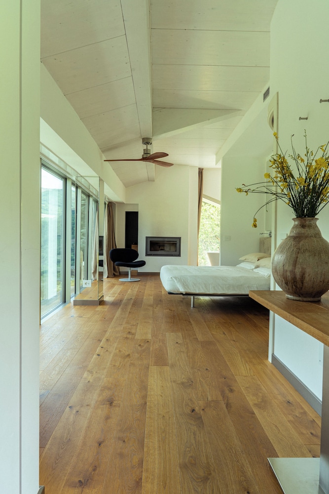 Royal Suite, Mountain View