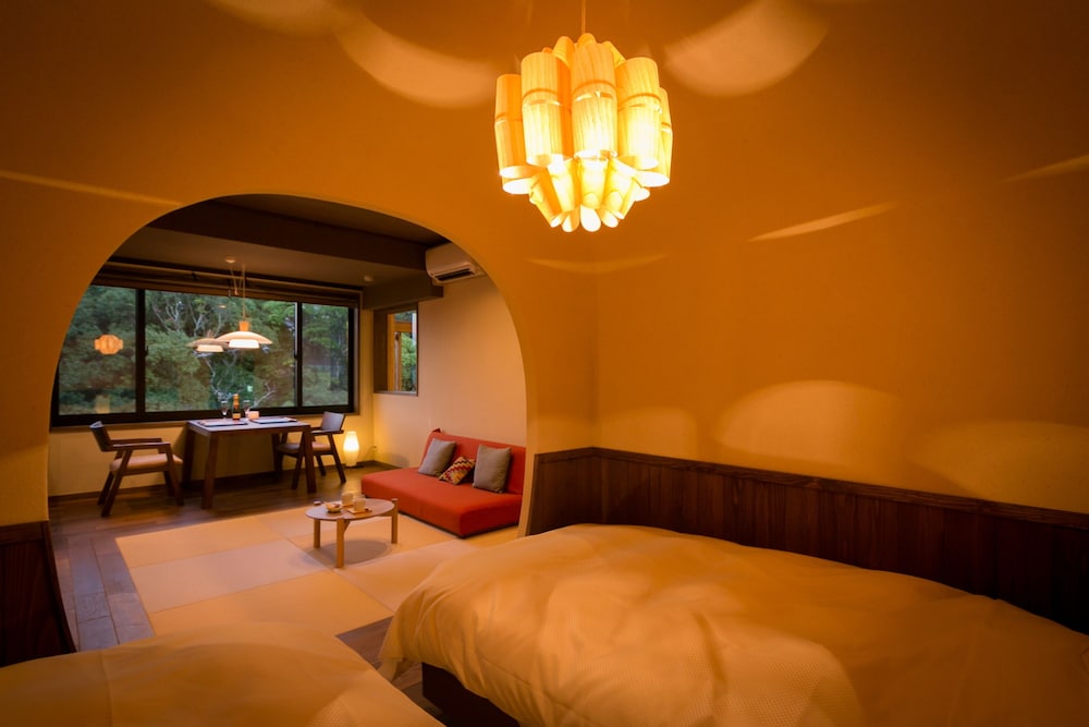 Twin Room with Tatami Area and Hot Spring Bath - Botan photo 3