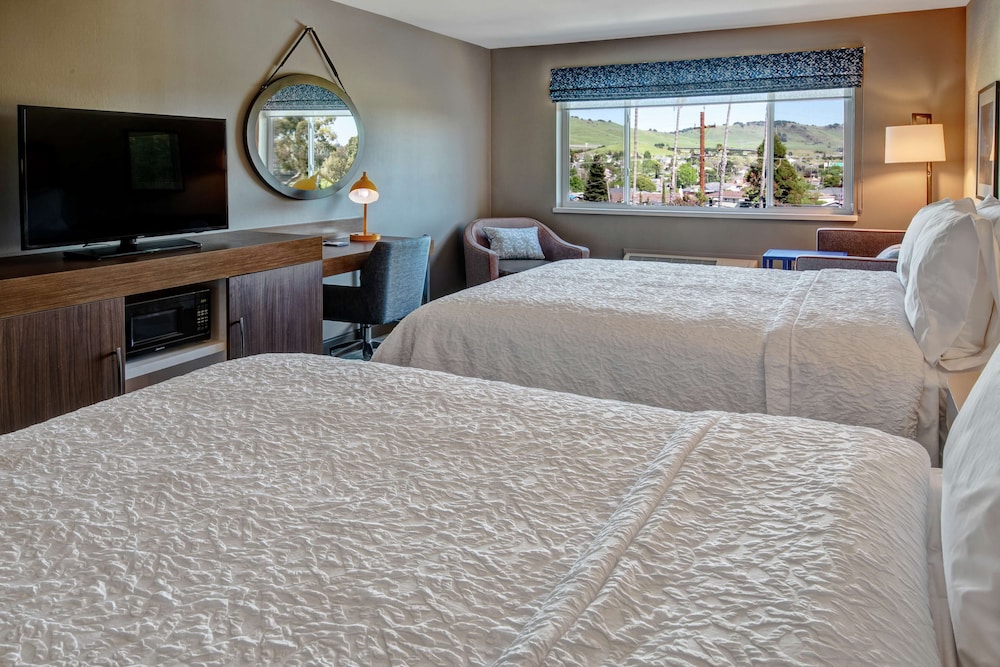 2 Queen Beds, Non-Smoking - Photo 3