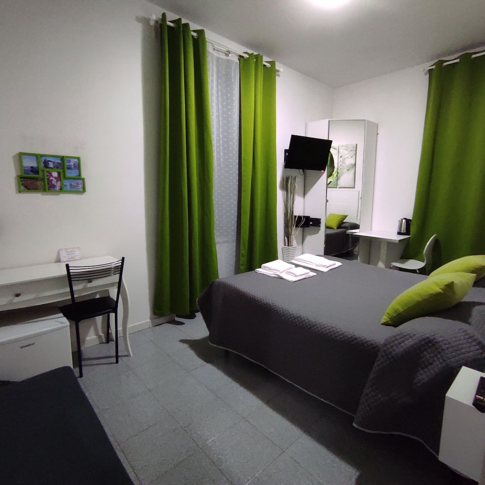 Basic Double Room, 1 Double or 2 Twin Beds, Non Smoking - Photo 20