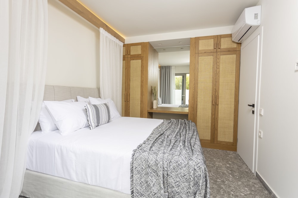 Deluxe Suite, 2 Bedrooms, Private Pool photo 1
