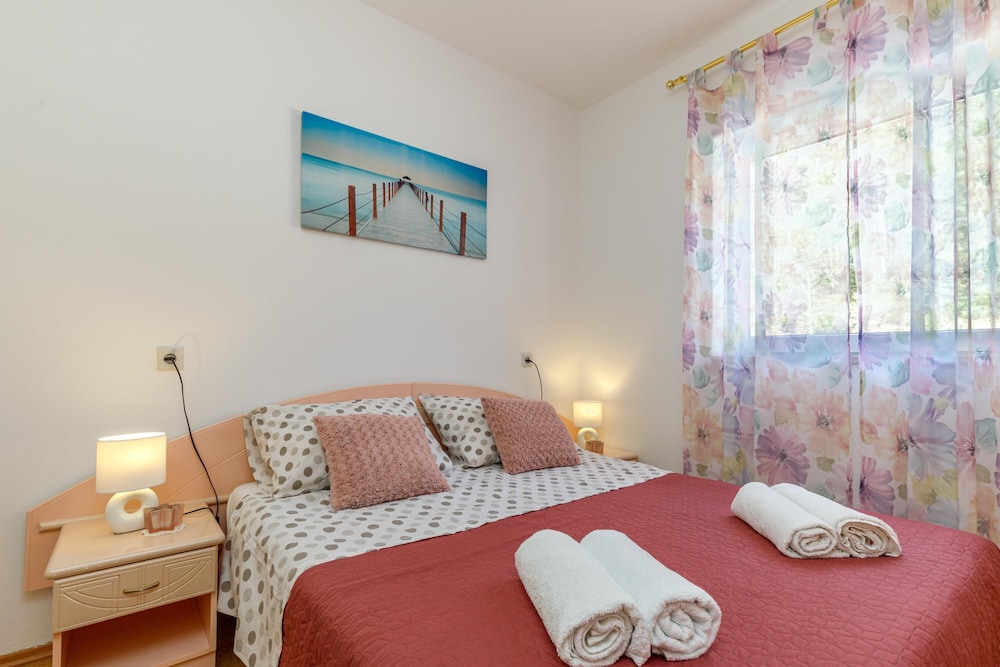 Family Villa, 3 Bedrooms, 2 Bathrooms, Mountainside (Pool Villa Maro In Nature)