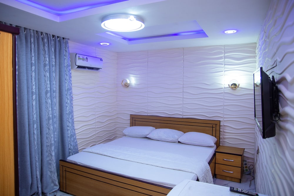 Royal Room photo 1