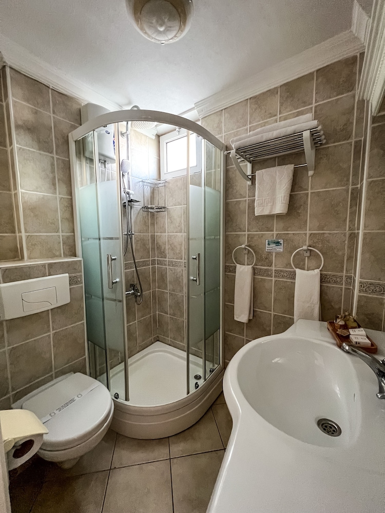 Romantic Double Room, 1 King Bed photo 2