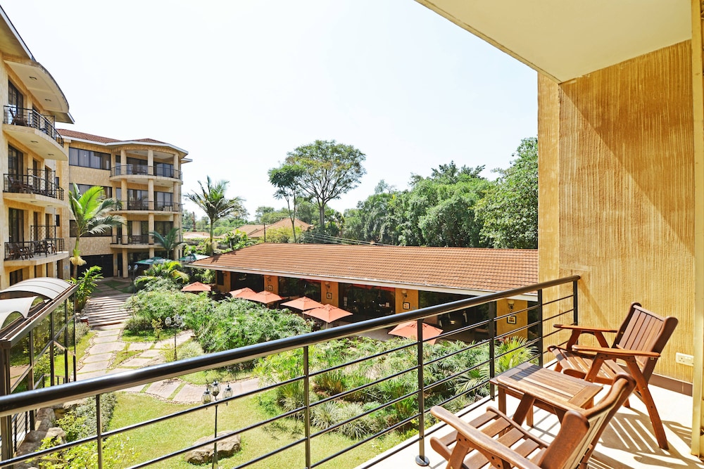 Room, 1 Queen Bed, Garden View (Balcony) photo 2