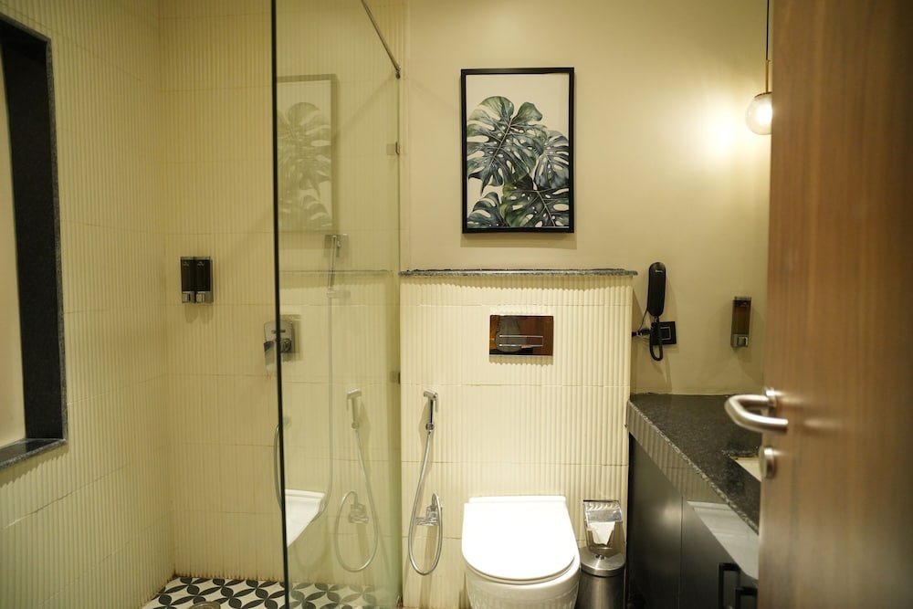 Family Room, Pool Access - Photo 6