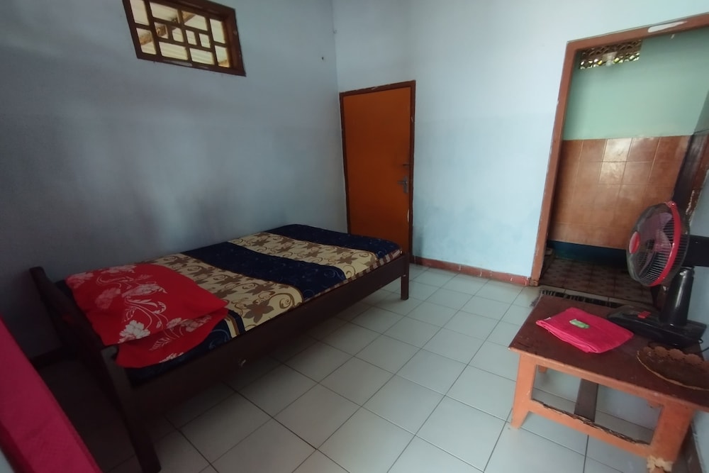Economy Double Room photo 1