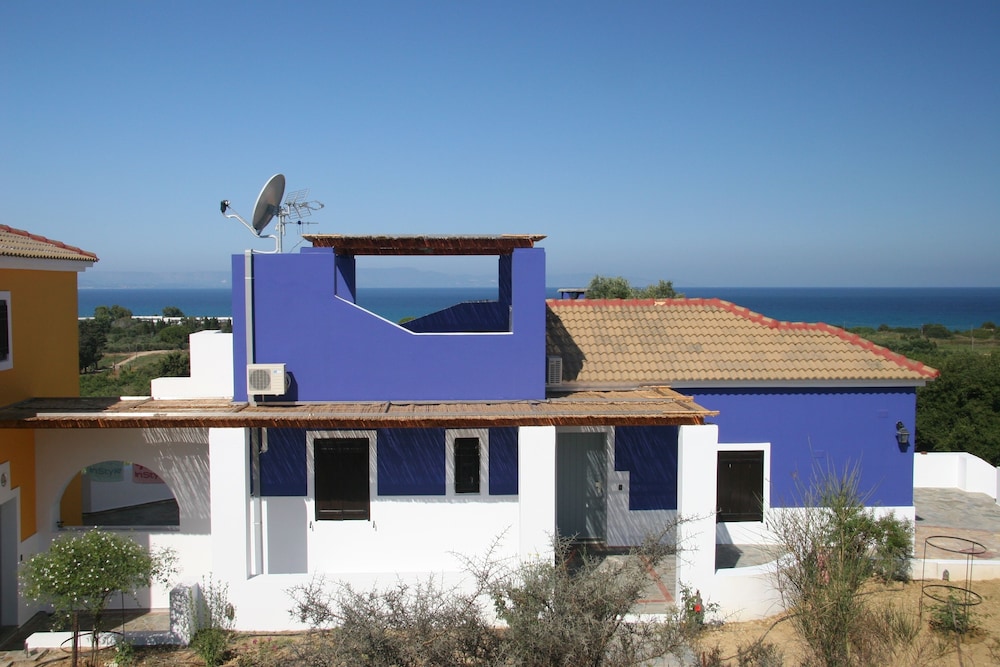 Family Villa (Yrmini)