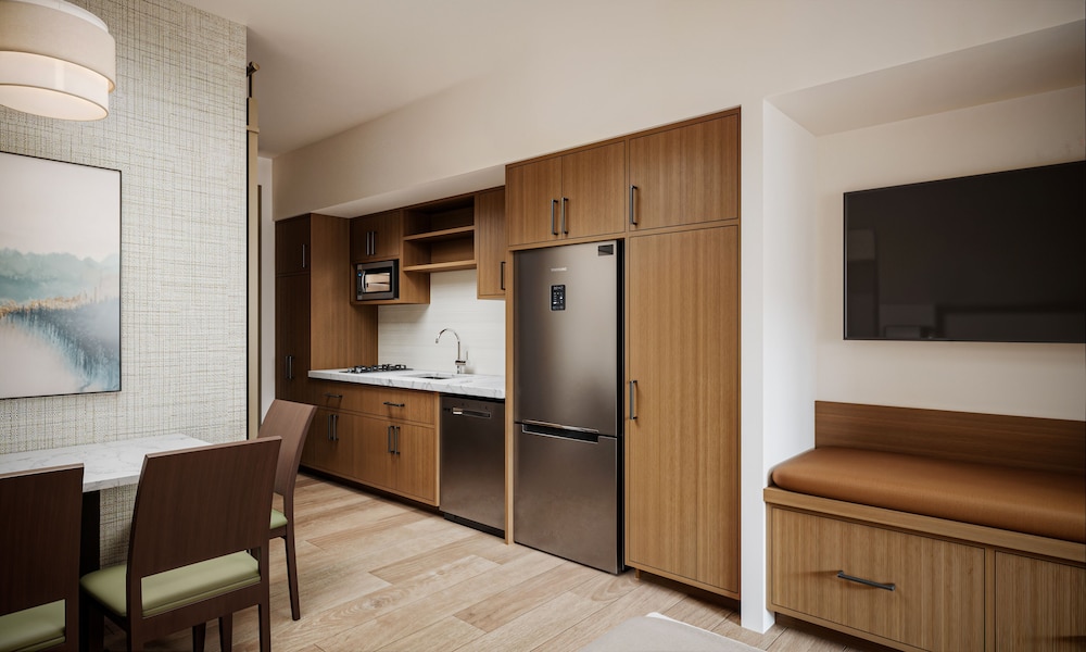 Deluxe Studio, Multiple Beds, Kitchenette, Ground Floor photo 2