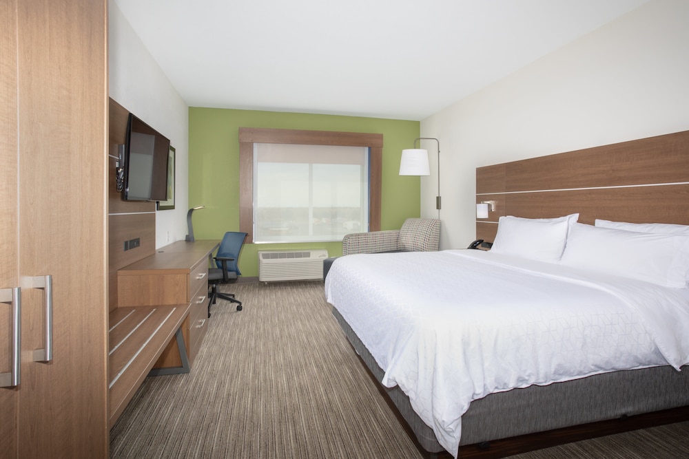 Standard Room, 1 King Bed - Photo 5