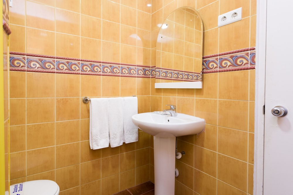 Triple Room - Photo 10