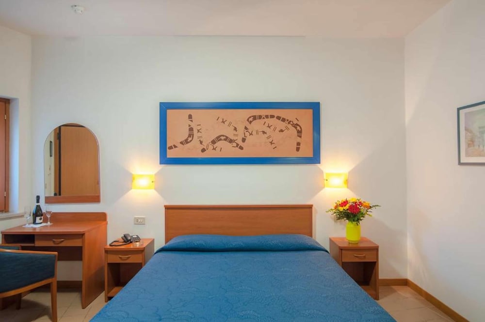 Economy Double or Twin Room photo 2