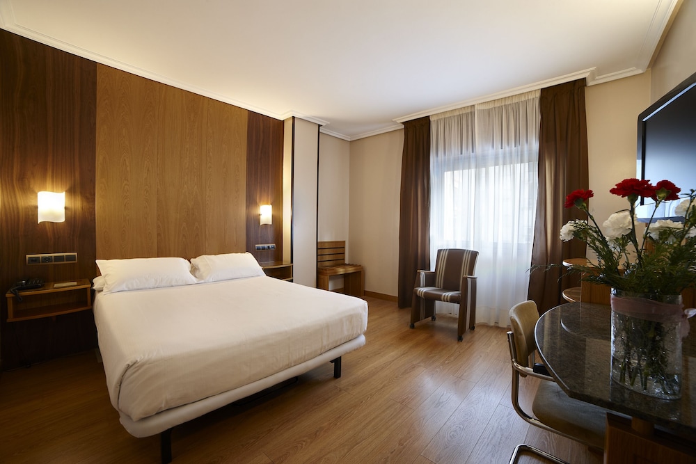 Double or Twin Room - Photo 1