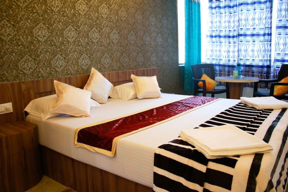 Standard Double Room, 1 King Bed, City View photo 3