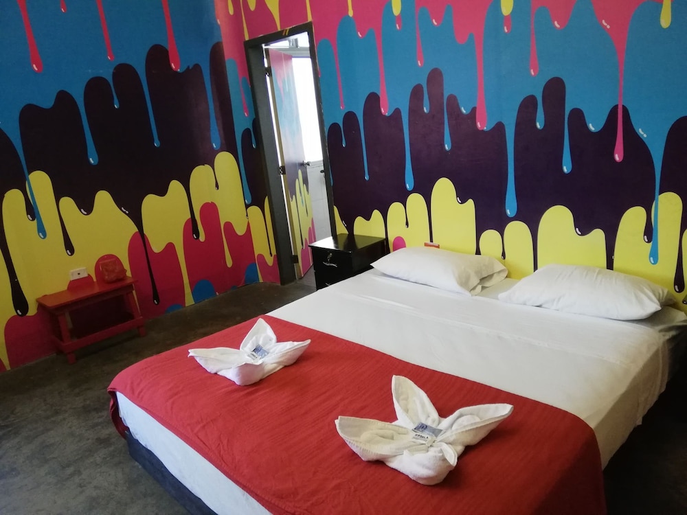Deluxe Room, 1 King Bed photo 3