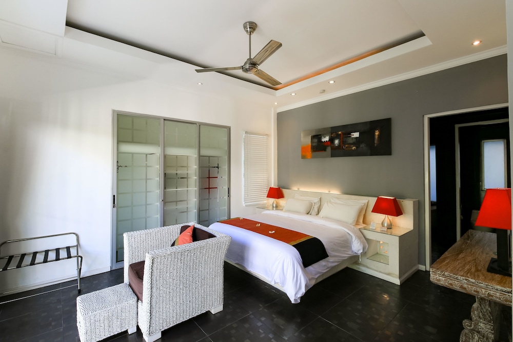 Two Bedrooms Executive Pool Villa - Photo 11