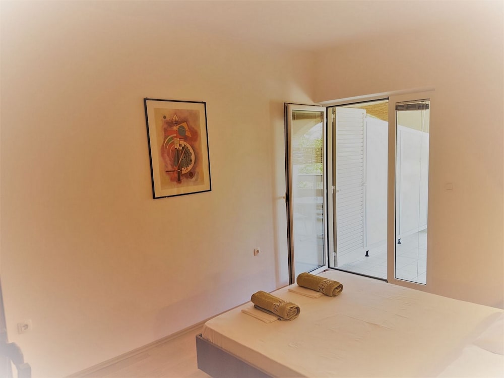 Luxury Apartment, 3 Bedrooms, Beach View, Beachfront