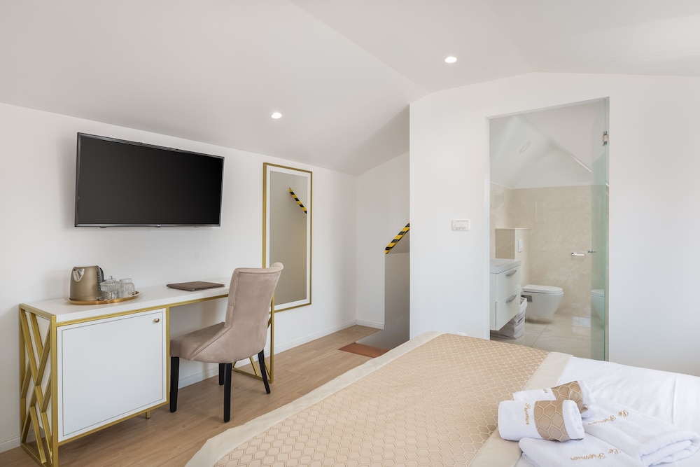 Deluxe Double Room, Terrace photo 3