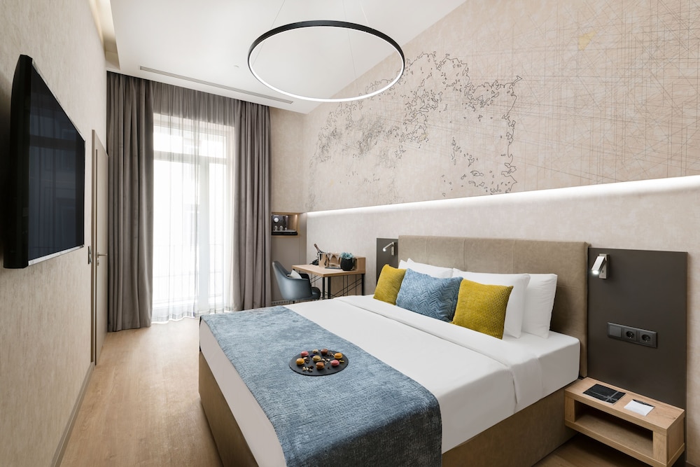 Superior room with French balcony