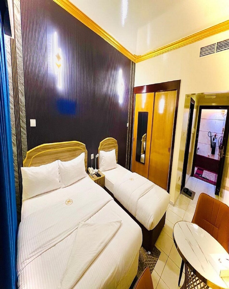 Deluxe Twin Room photo 3