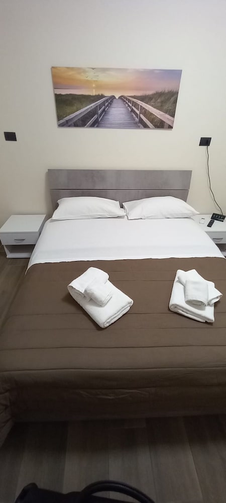 Standard Double or Twin Room photo 2