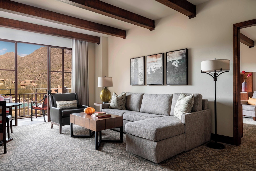 Executive Suite, 1 Bedroom, Balcony (Balcony) - Photo 2