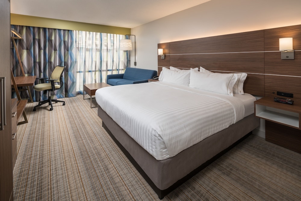 Standard Room, 1 Queen Bed, Accessible (Mobility, Accessible Tub) - Photo 4