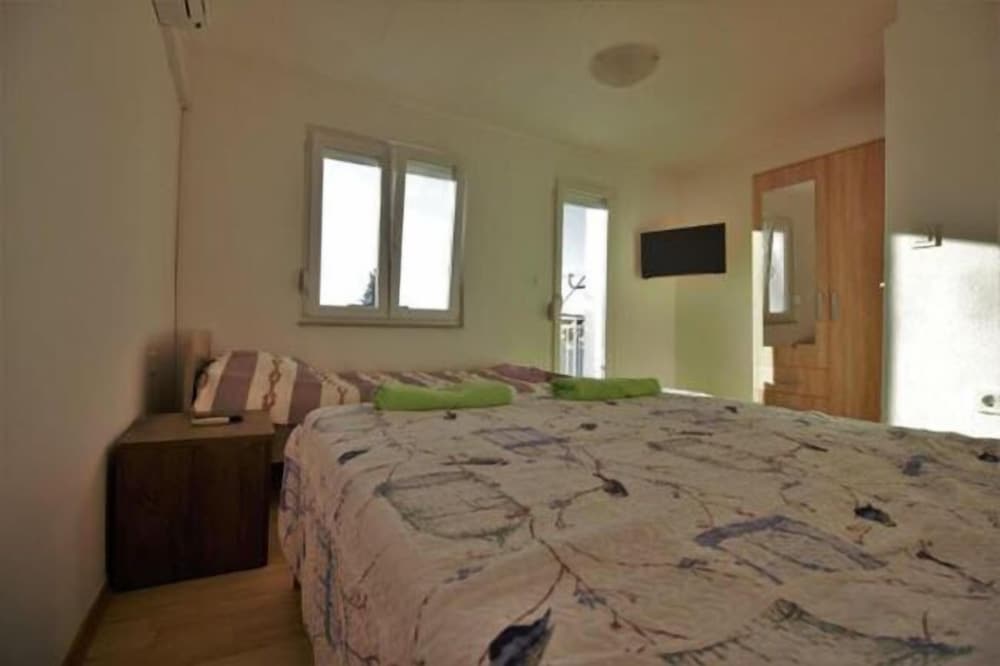 Apartment, Multiple Beds (1)
