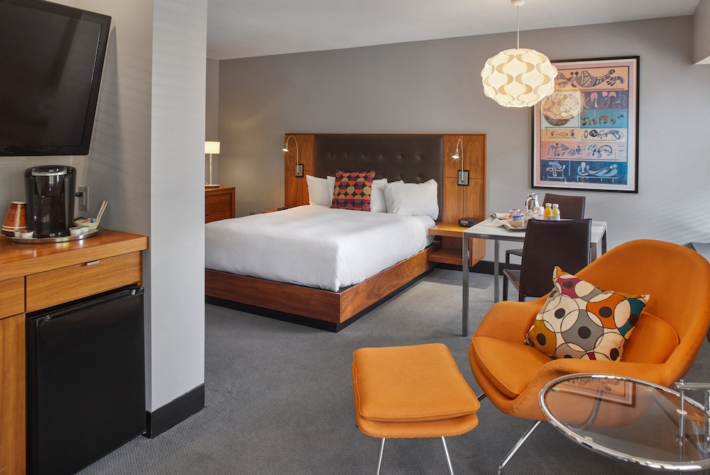 Signature Suite