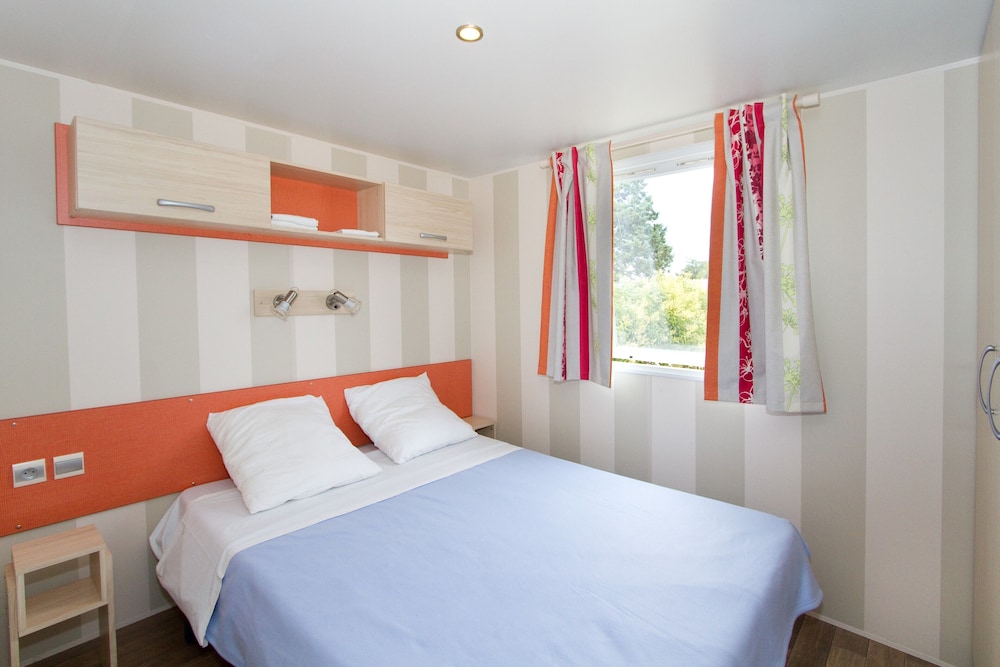 Comfort Mobile Home, 2 Bedrooms, Terrace (6 Guests Semi Couverte)