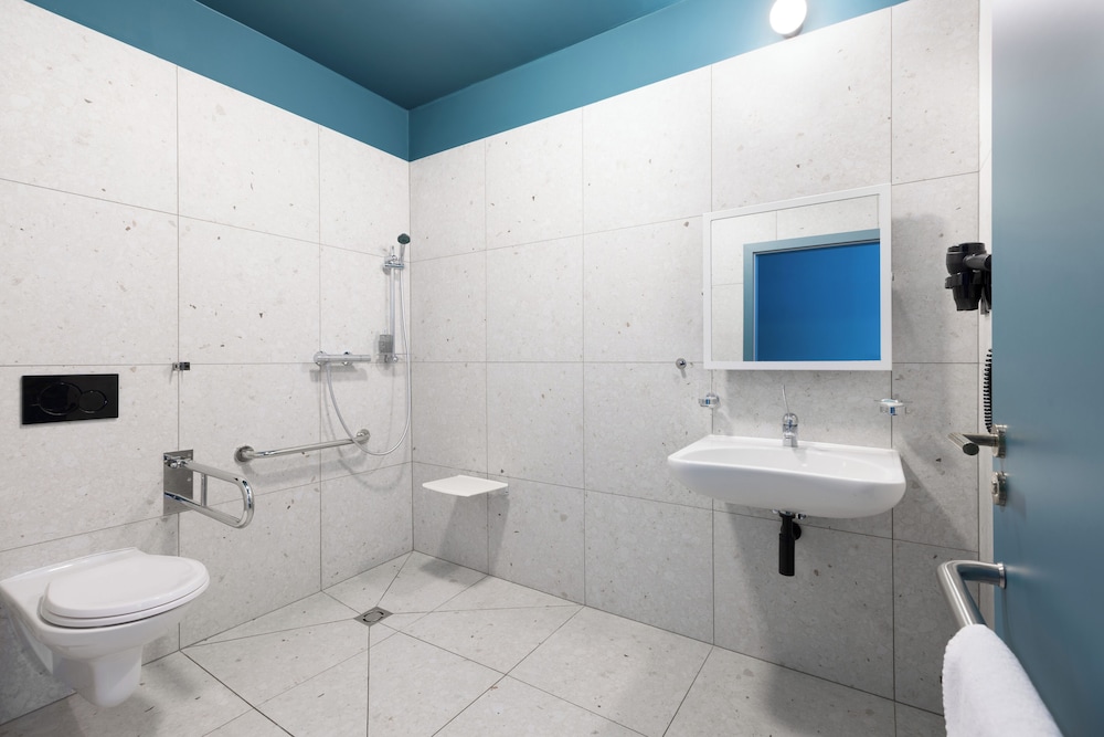 Superior Double or Twin Room - Photo 13