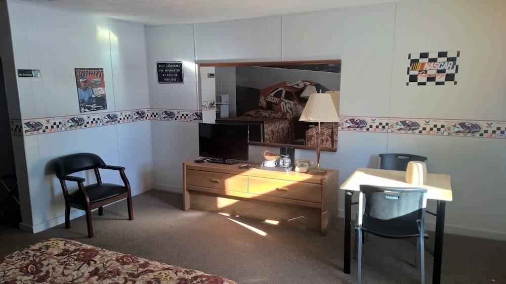 Standard Room (2 Double Beds) photo 2