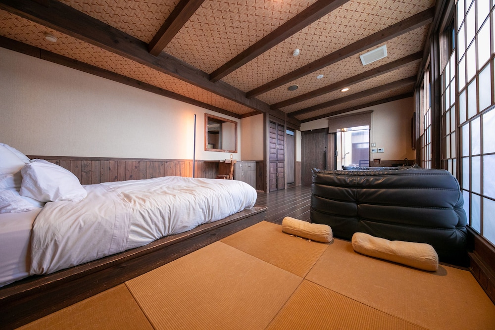 -YAMABATO- Japanese Western Style Room with Open-air Bath, Non Smoking photo 2