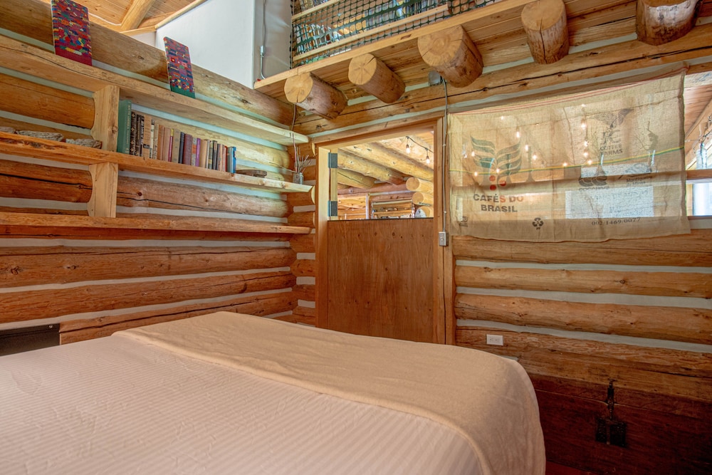 House, Multiple Beds, Kitchen, Mountain View (The Barn on Warm Springs Creek) photo 3