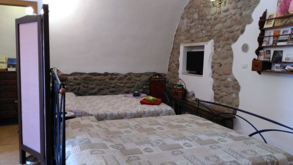 Studio, Multiple Beds