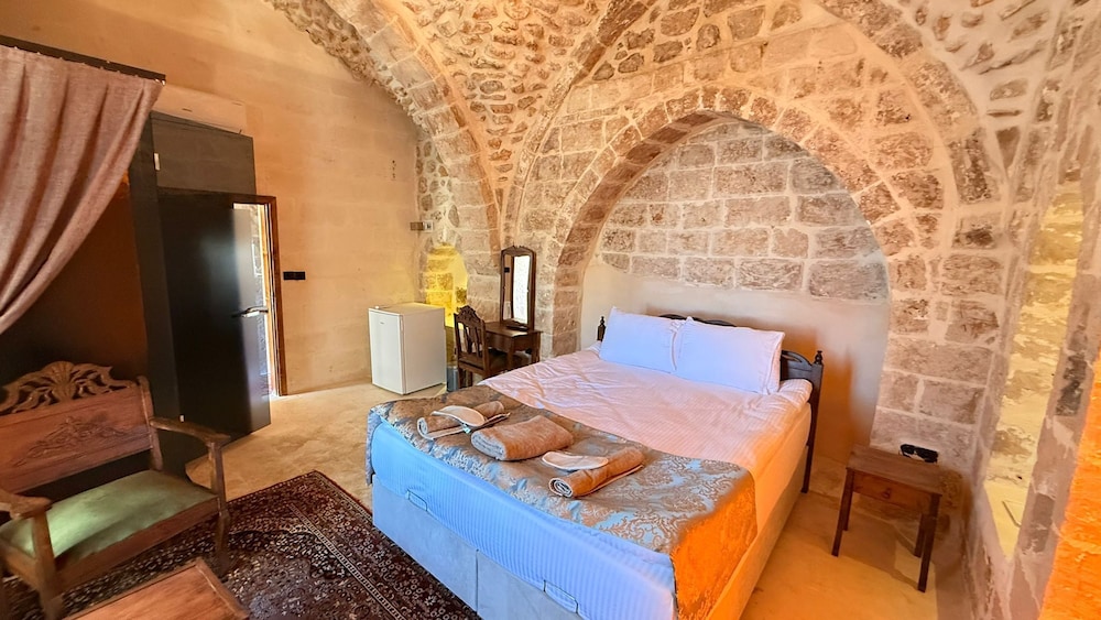 Deluxe Suite, City View