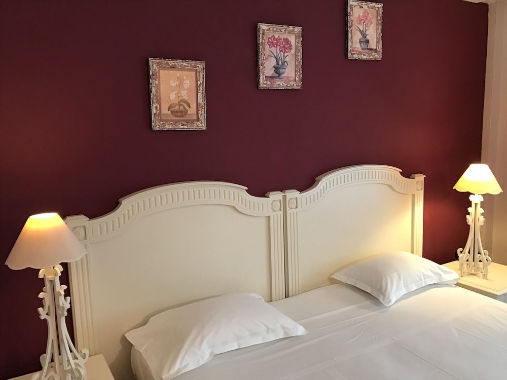 Classic Double Room (with SPA access - Sauna and Jacuzzi)