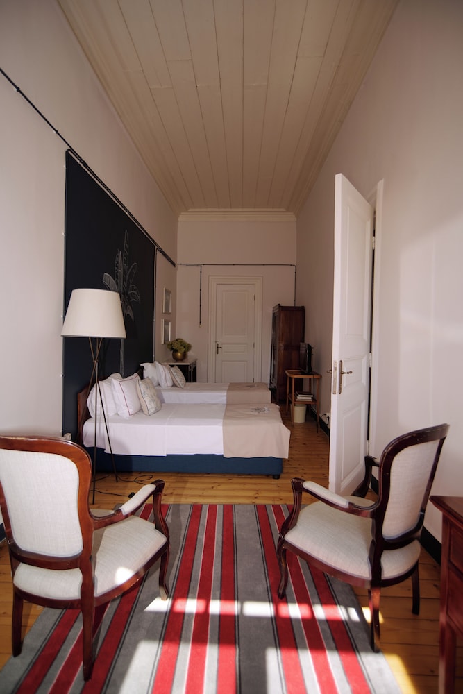 Connection Room With Island/City View photo 3