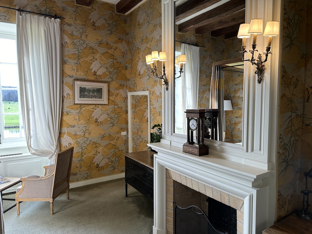Family Room photo 2