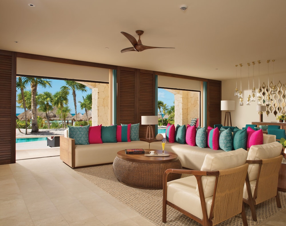 Presidential Suite Swim Out