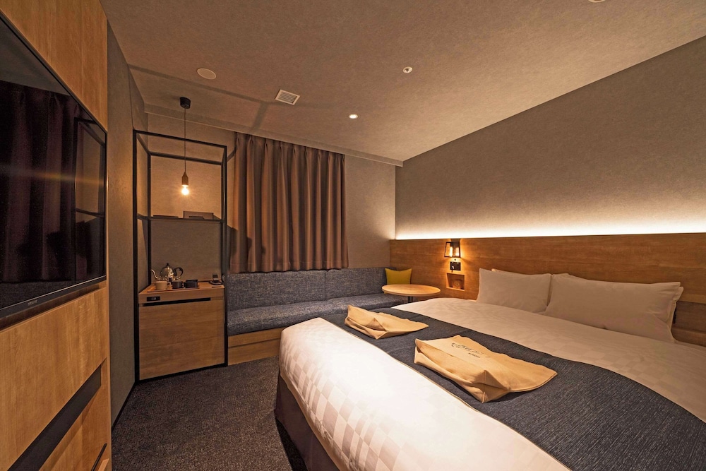 Standard Queen Room, Non-Smoking - Photo 1