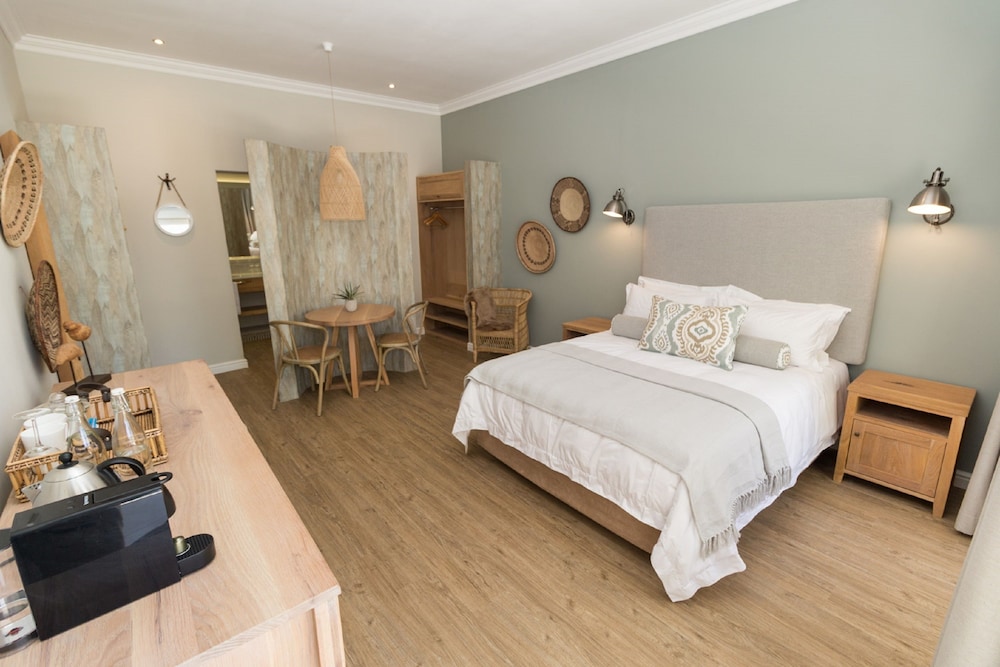 Luxury Room, 1 Queen Bed photo 3