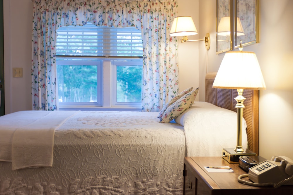 Standard Room, 1 Queen Bed - Photo 7