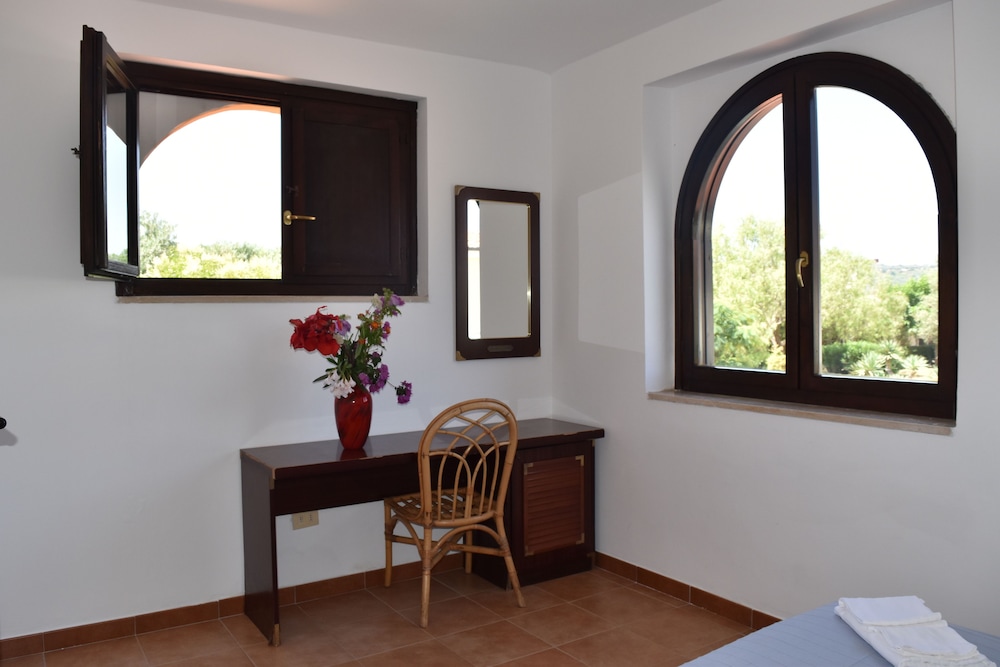 Family Room photo 3