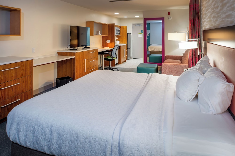 Studio Suite, 1 King Bed, Non Smoking