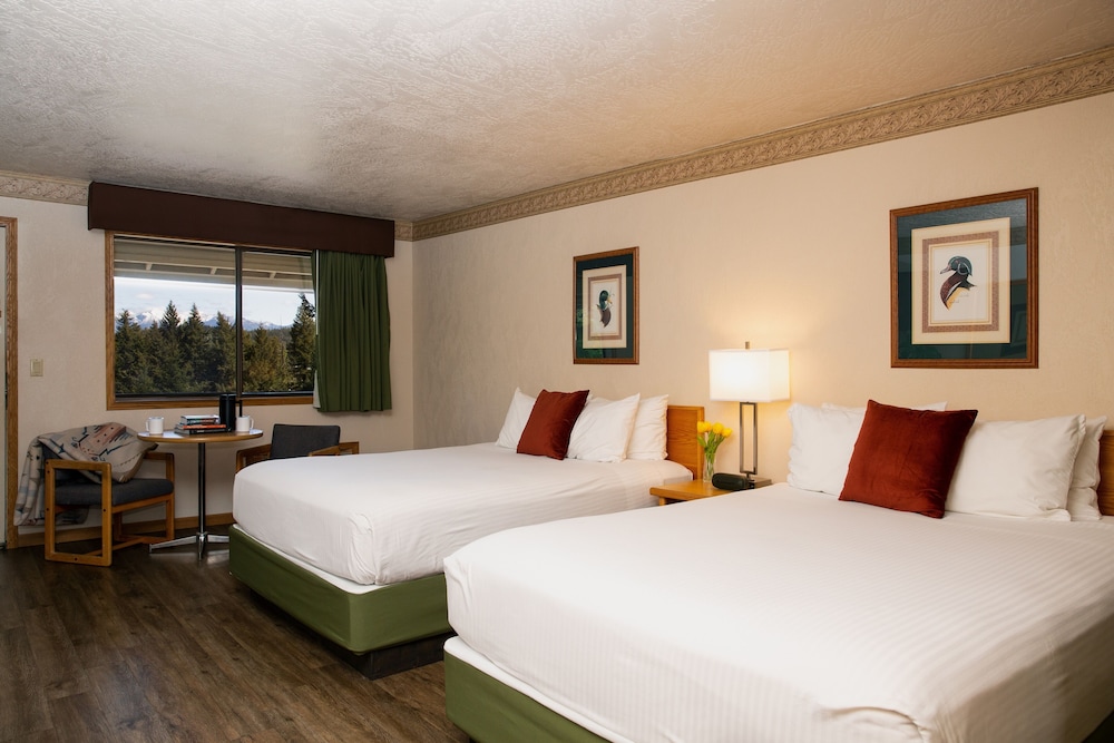 Premium Room, 2 Queen Beds, Non Smoking, Mountain View photo 2