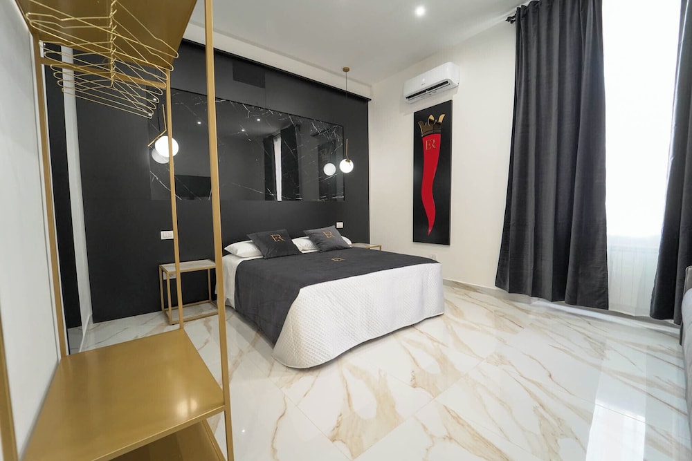 Suite, City View