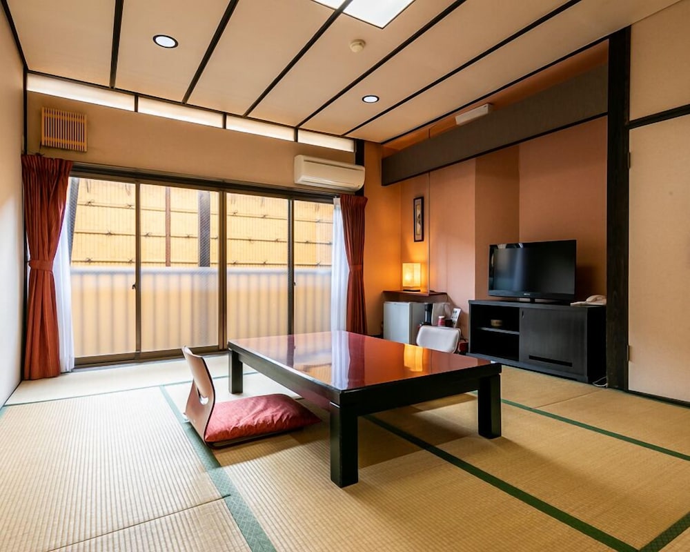 Japanese Style Twin Room with Shared Bathroom photo 2